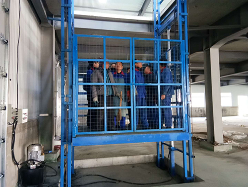 室內(nèi)導(dǎo)軌式升降平臺(tái)